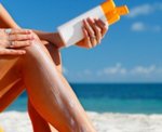 Отправляясь на пляж, не забудьте о солнцезащитной косметике