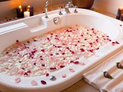 Романтическая ванна для любимого